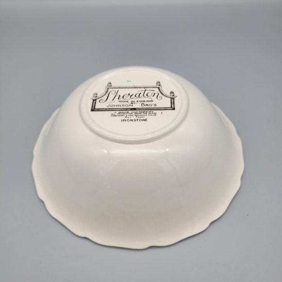 Vintage Johnson Brothers Sheraton Floral Center Serving Bowl Vintage Johnson Bro - Picture 4 of 12
